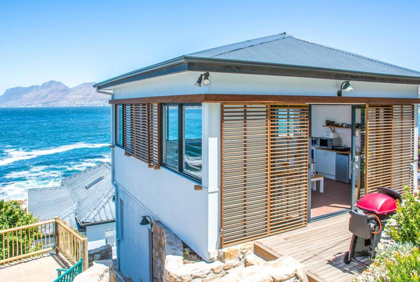 Modern Beach Apartment By Open Home Kalk Bay Dış mekan fotoğraf